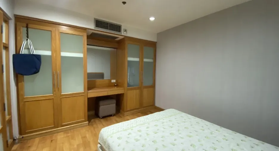 For sale 2 Beds condo in Watthana, Bangkok