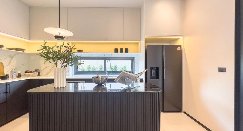 For sale 4 bedrooms villa in Bang Lamung, Chonburi