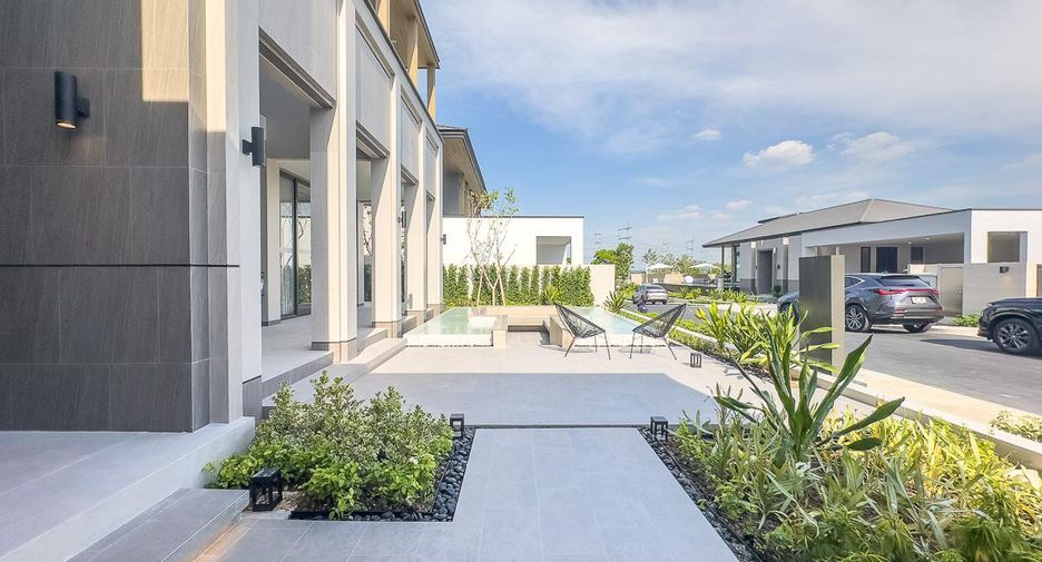 For sale 4 bedrooms villa in Bang Lamung, Chonburi