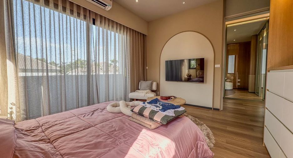 For sale 4 bedrooms villa in Bang Lamung, Chonburi