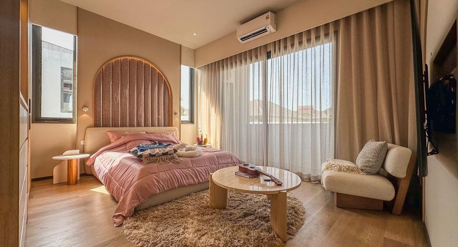 For sale 4 bedrooms villa in Bang Lamung, Chonburi