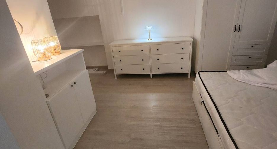 For sale スタジオ condo in Khlong Toei, Bangkok