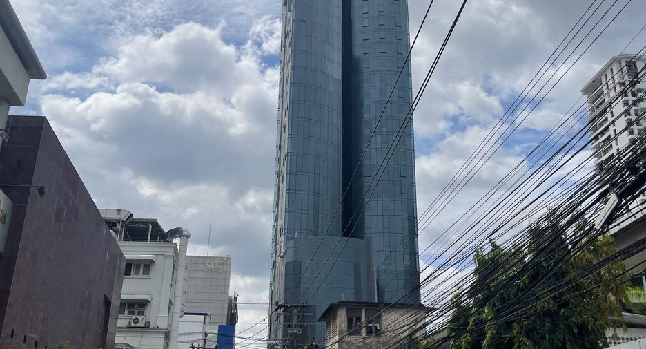 For sale 6 Beds condo in Watthana, Bangkok