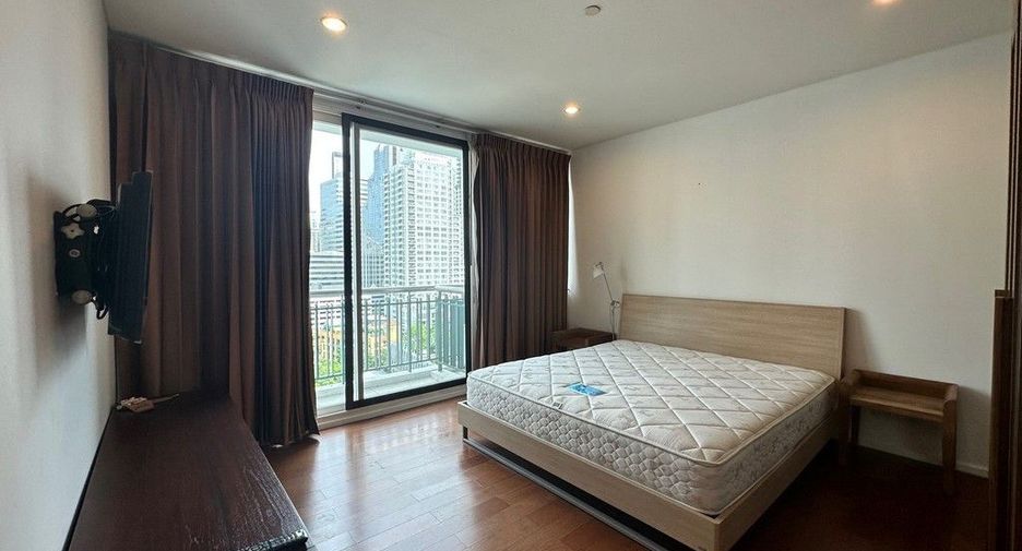 For sale 2 bed condo in Watthana, Bangkok