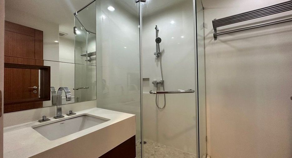 For sale 2 bed condo in Watthana, Bangkok