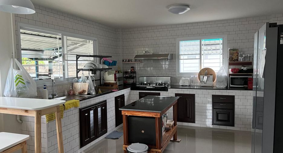 For sale 5 bed house in Mueang Chiang Rai, Chiang Rai