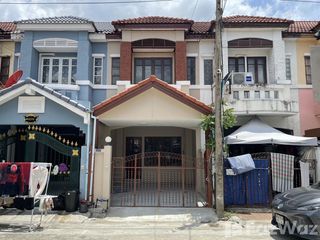 For rent 3 bed townhouse in Lam Luk Ka, Pathum Thani