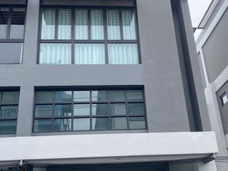 For sale 4 bed office in Bang Kapi, Bangkok