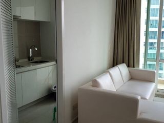 For sale 2 bed condo in Huai Khwang, Bangkok
