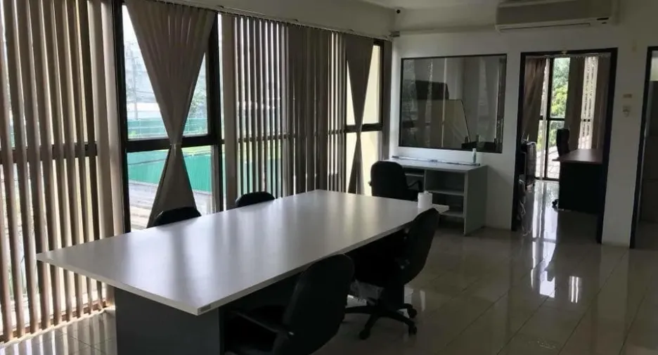 For sale office in Bang Kapi, Bangkok