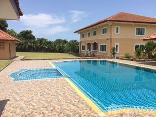 For sale 5 bed house in Bang Lamung, Chonburi