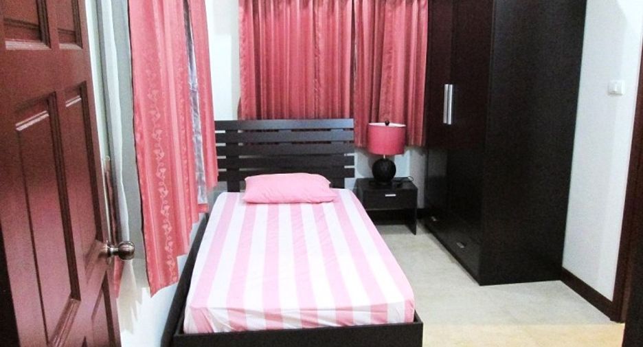 For sale 4 bedrooms house in East Pattaya, Pattaya