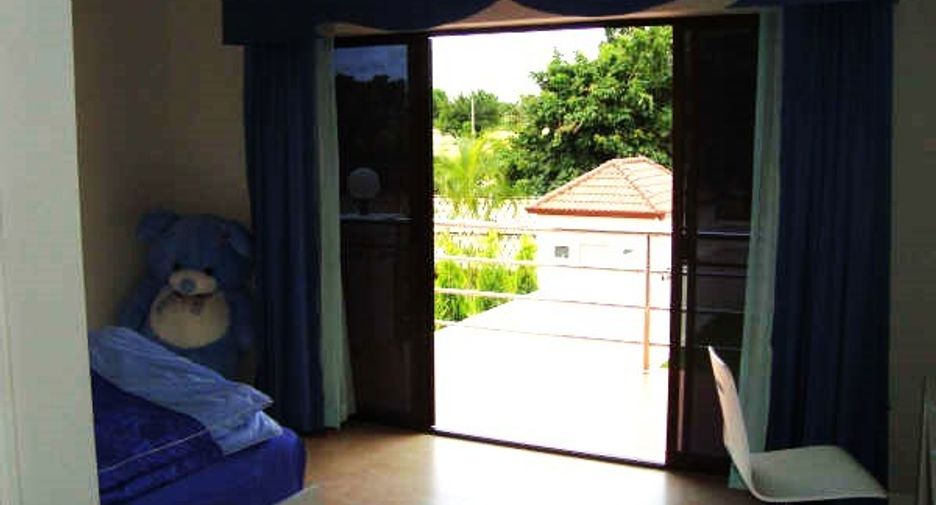 For sale 4 bedrooms house in East Pattaya, Pattaya