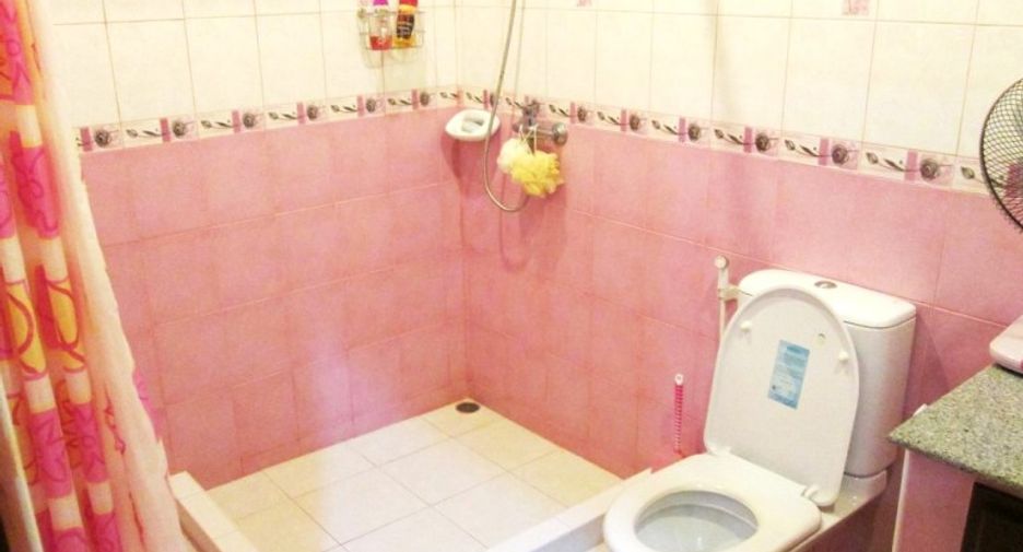 For sale 4 bedrooms house in East Pattaya, Pattaya