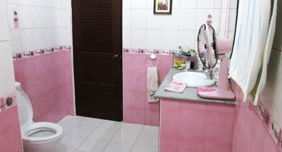 For sale 4 bedrooms house in East Pattaya, Pattaya