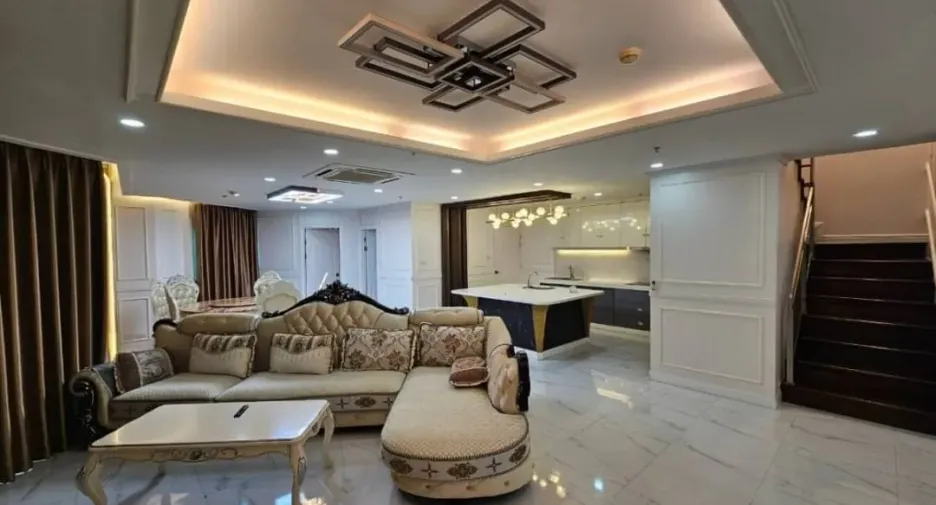 For rent 4 bed condo in Huai Khwang, Bangkok