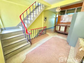 For sale 3 bed retail Space in Pom Prap Sattru Phai, Bangkok