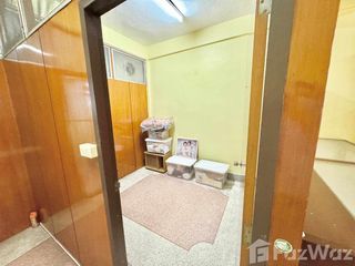 For sale 3 bed retail Space in Pom Prap Sattru Phai, Bangkok