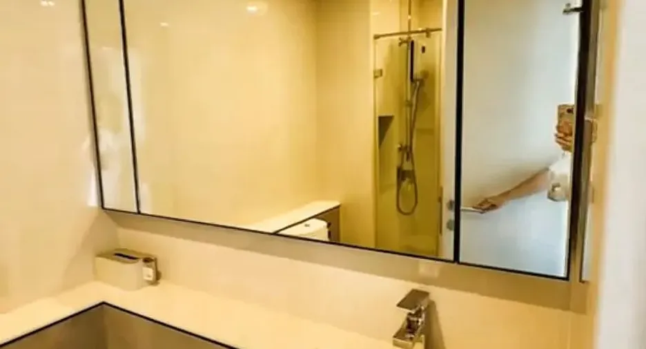 For rent 1 bed condo in Phaya Thai, Bangkok
