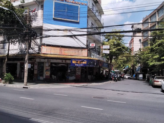 For sale 3 bed retail Space in Pom Prap Sattru Phai, Bangkok