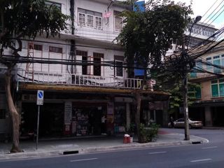 For sale 3 bed retail Space in Pom Prap Sattru Phai, Bangkok