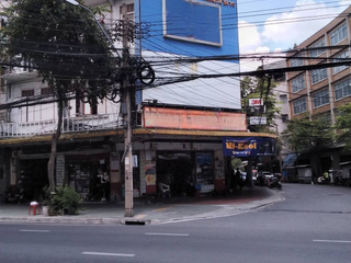 For sale 3 bed retail Space in Pom Prap Sattru Phai, Bangkok