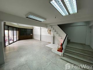 For rent 6 Beds retail Space in Samphanthawong, Bangkok