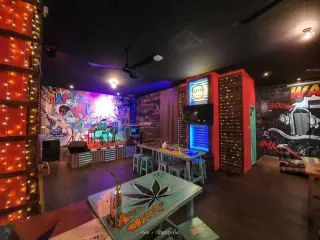 For rent 8 bed retail Space in Kathu, Phuket