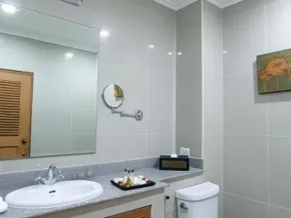 For sale 43 bed hotel in Bang Lamung, Chonburi