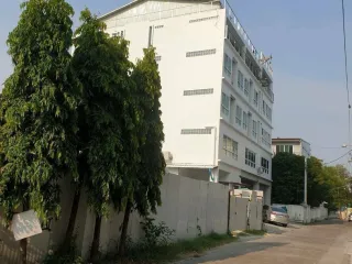 For rent hotel in Phra Khanong, Bangkok