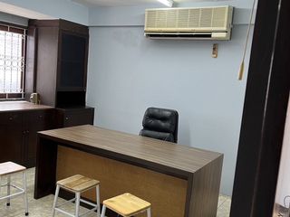 For rent 5 Beds retail Space in Samphanthawong, Bangkok