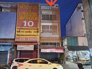 For rent 4 bed retail Space in Mueang Phuket, Phuket
