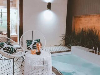 For sale 18 bed hotel in Mueang Chiang Mai, Chiang Mai