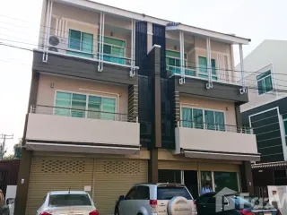 For sale 4 bed retail Space in Mueang Chiang Mai, Chiang Mai
