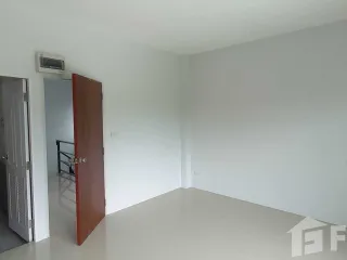For sale 8 bed retail Space in Hang Dong, Chiang Mai