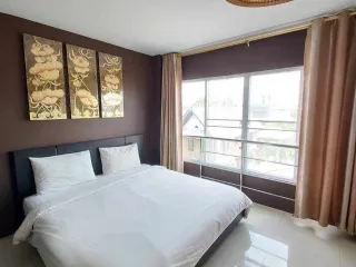 For sale 20 bed hotel in Mueang Chiang Mai, Chiang Mai