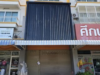 For sale 4 bed retail Space in Cha Am, Phetchaburi