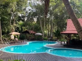 For sale 41 bed hotel in Chiang Dao, Chiang Mai