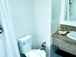 For rent 42 bed hotel in Klaeng, Rayong