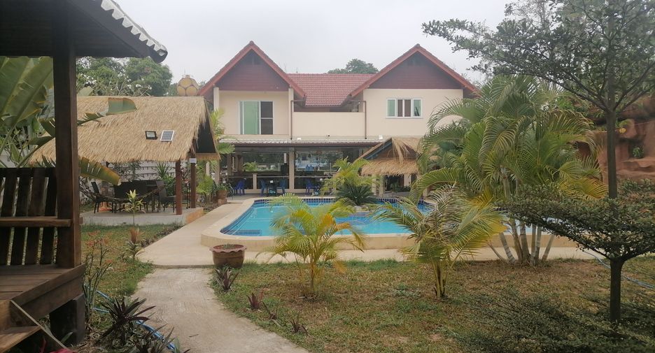 For sale 6 bed hotel in Si Chiang Mai, Nong Khai