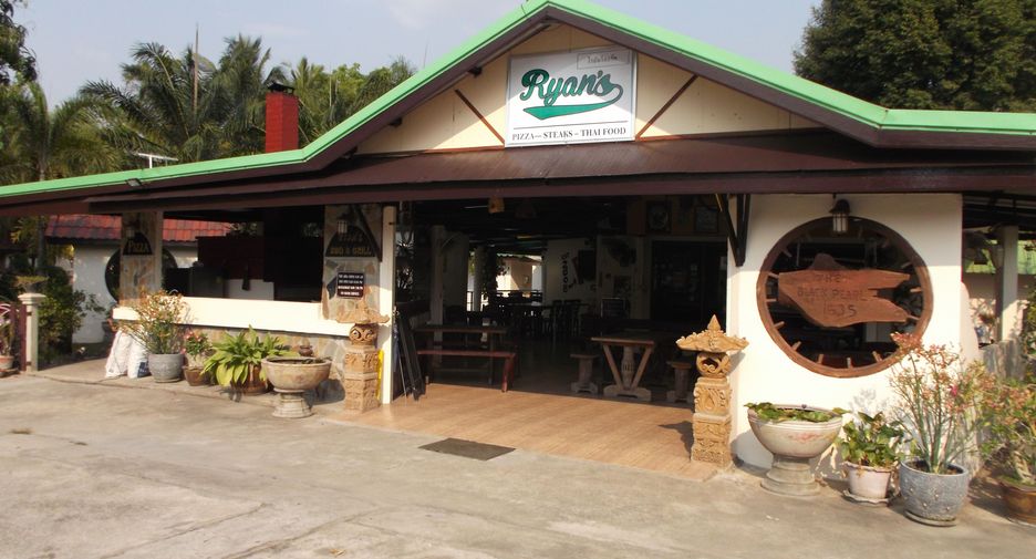For sale 13 bed hotel in Prasat, Surin