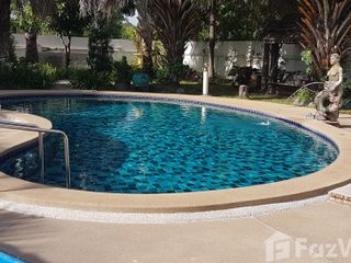 For sale 13 bed hotel in Prasat, Surin