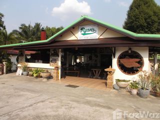 For sale 13 bed hotel in Prasat, Surin