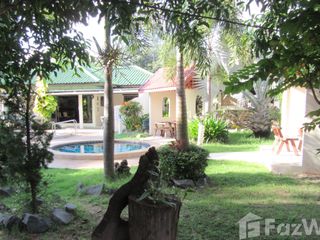 For sale 13 bed hotel in Prasat, Surin