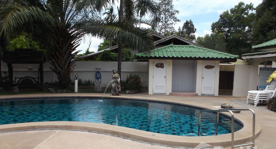 For sale 13 bed hotel in Prasat, Surin