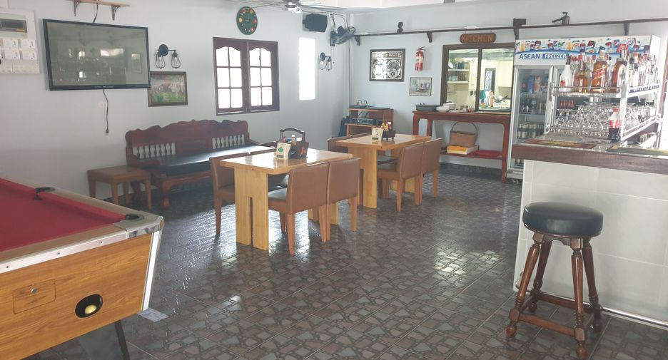For sale 13 bed hotel in Prasat, Surin