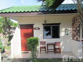 For sale 13 bed hotel in Prasat, Surin