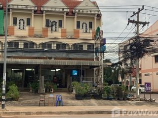 For sale 3 bed retail Space in Kantharawichai, Maha Sarakham