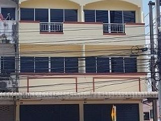 For sale 4 bed retail Space in Phan Thong, Chonburi