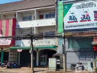 For sale 6 bed retail Space in Mueang Uttaradit, Uttaradit